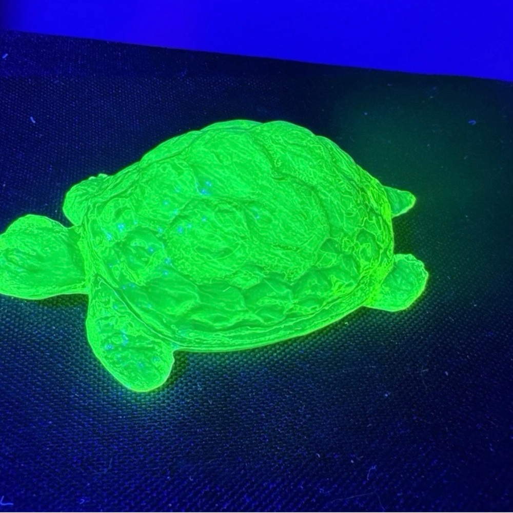 Uranium glass vaseline glass turtle